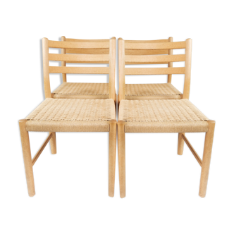 Un ensemble de quatre chaises de salle à manger en chêne Kurt Østervig pour K.P. Møbler