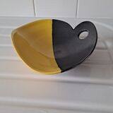 Yellow and black two-tone pocket cut Louviers