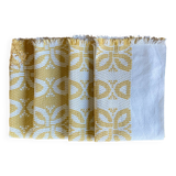4 vintage napkins