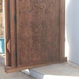 Indian door in old teak piece and patina of origin