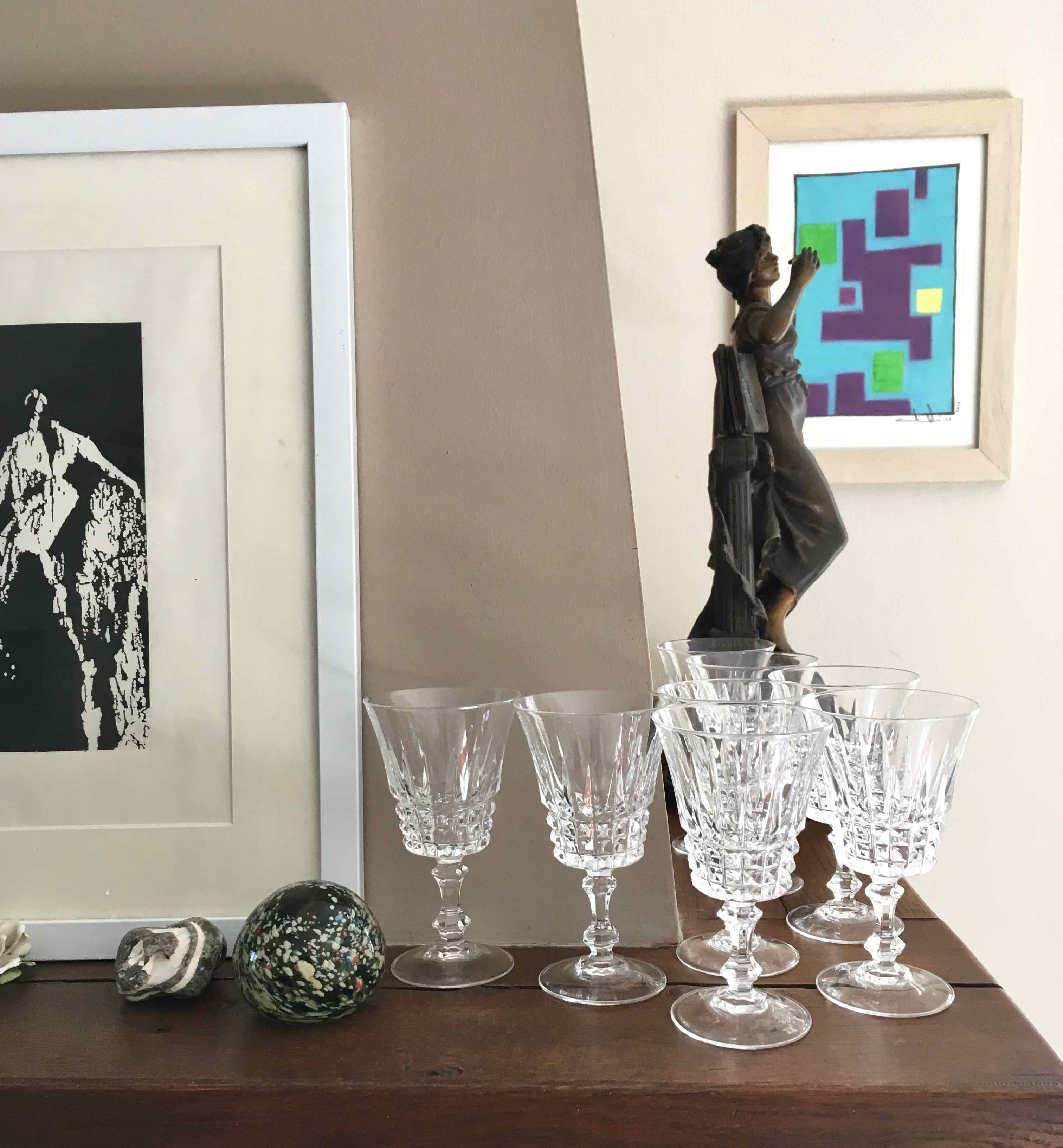 8 verres à vin en cristal taillé