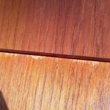 Extendable teak table