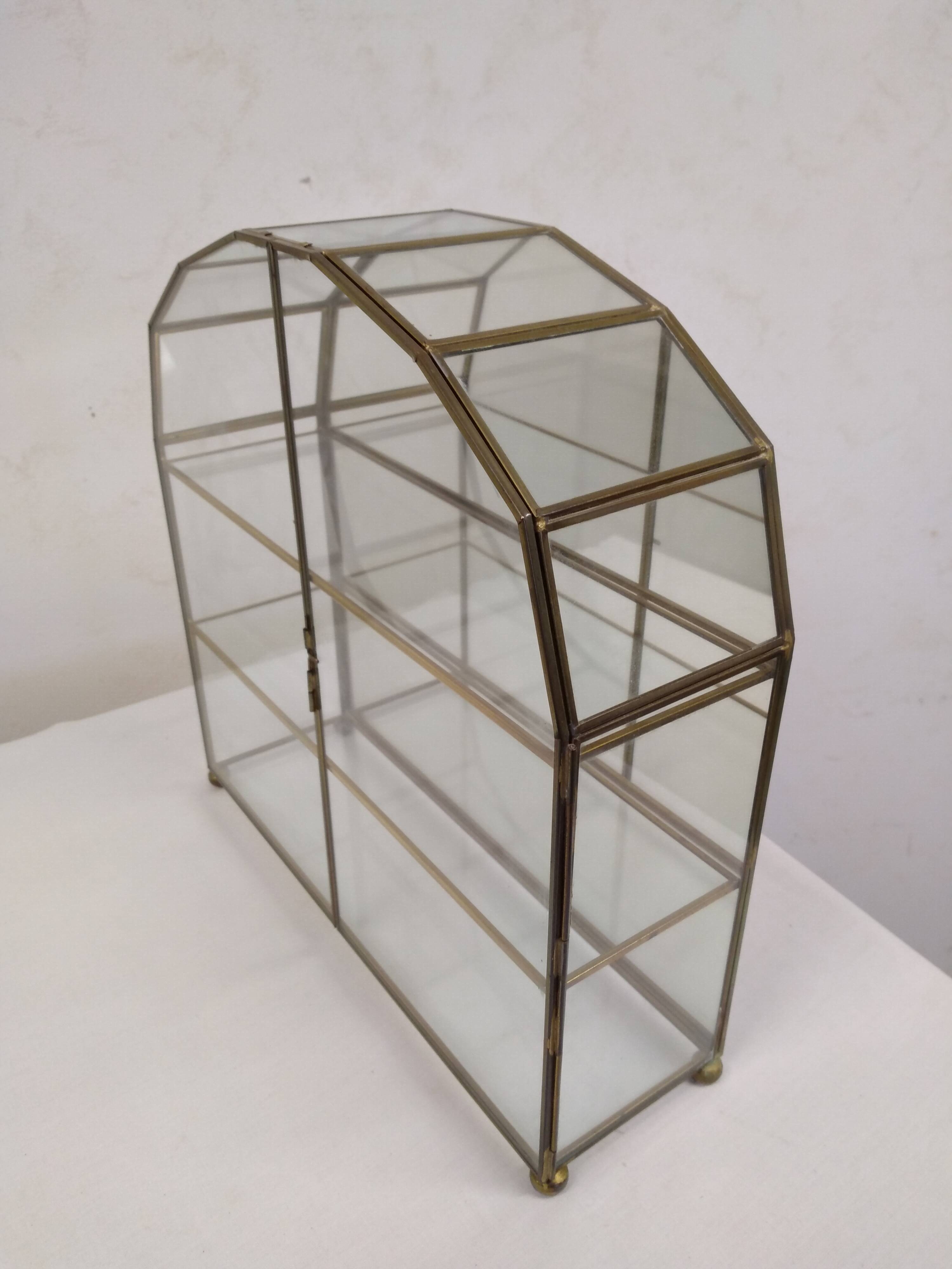 Old table display case