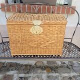 Wicker chest