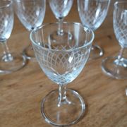 8 petits verres à liqueur vintages