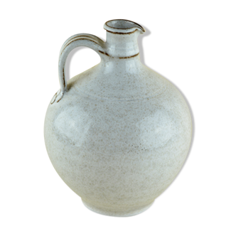 Pot-bellied pitcher Roger Collet