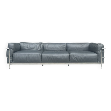 Coussins en duvet LC3 et canapé 3 places en cuir extra de Le Corbusier Cassina des années 90.