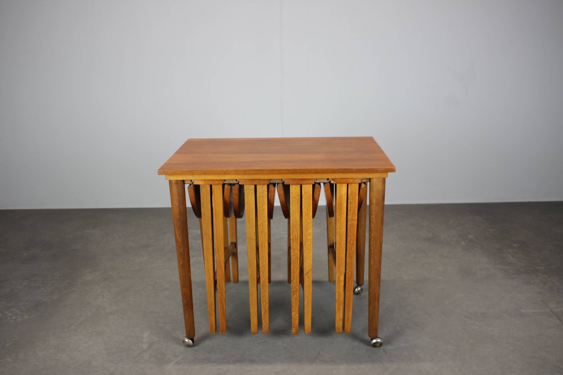 Table pliante et tabourets restaurés du milieu du siècle par Poul Hundevad, Danemark, années 1960