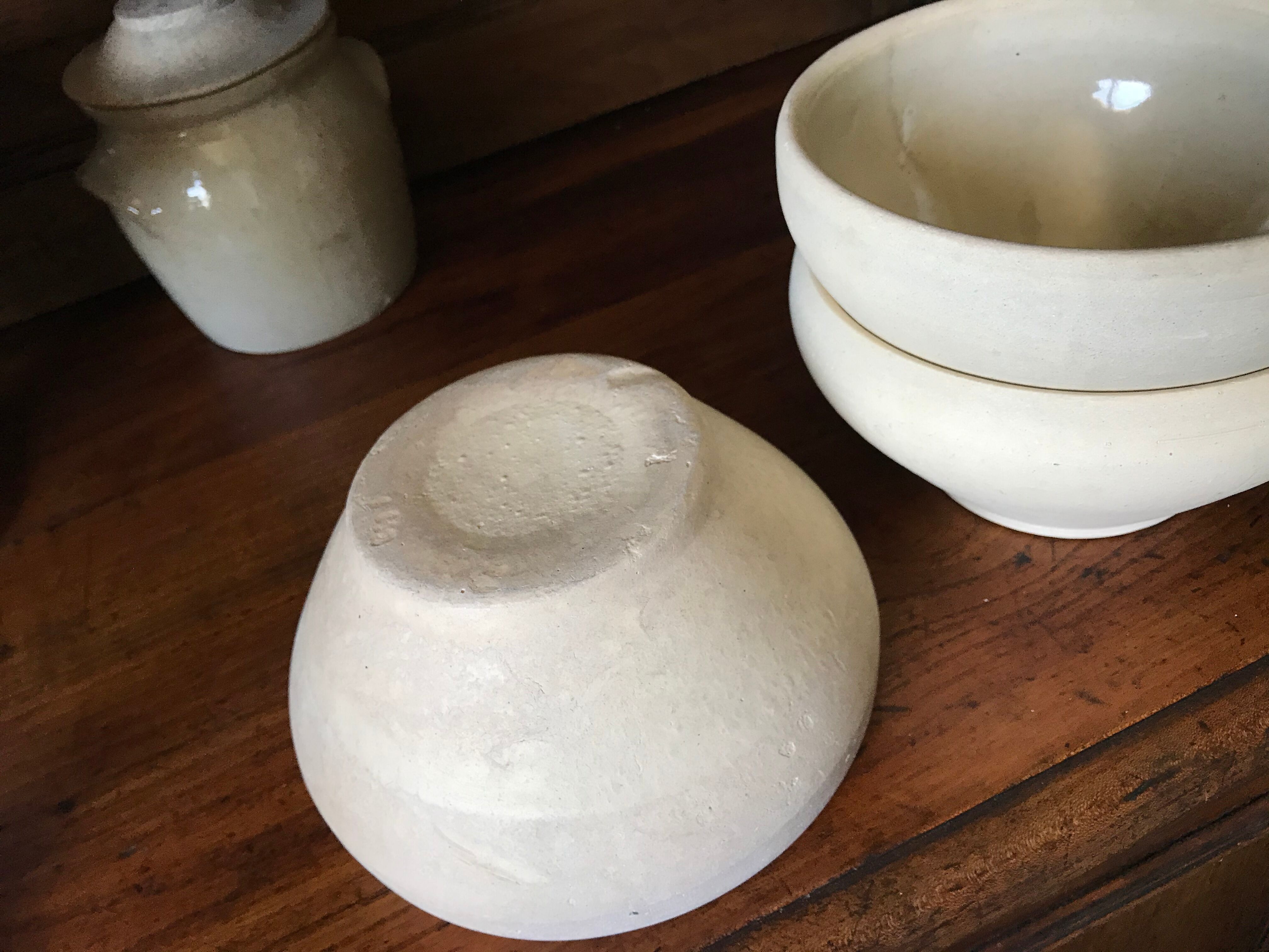 3 enamelled sandstone bowls 17cm