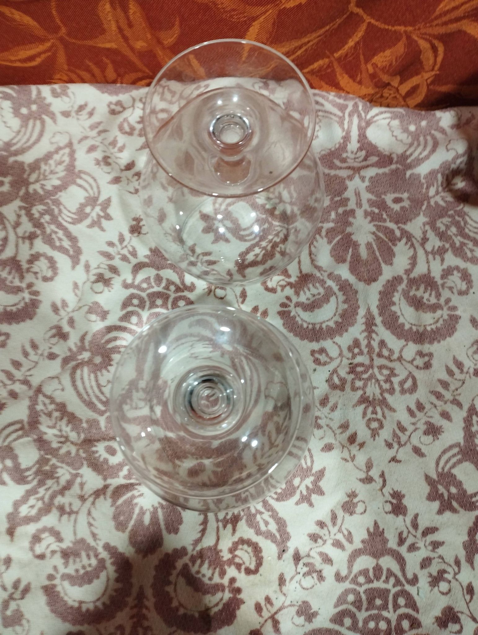 paire de deux grands verres à cognac de dégustation