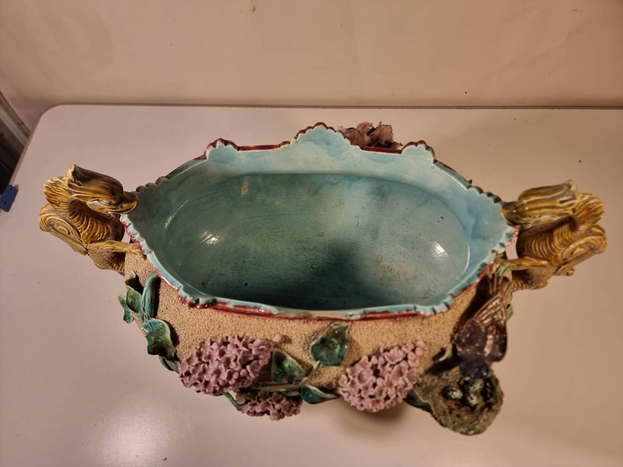 Earthenware cache-pot