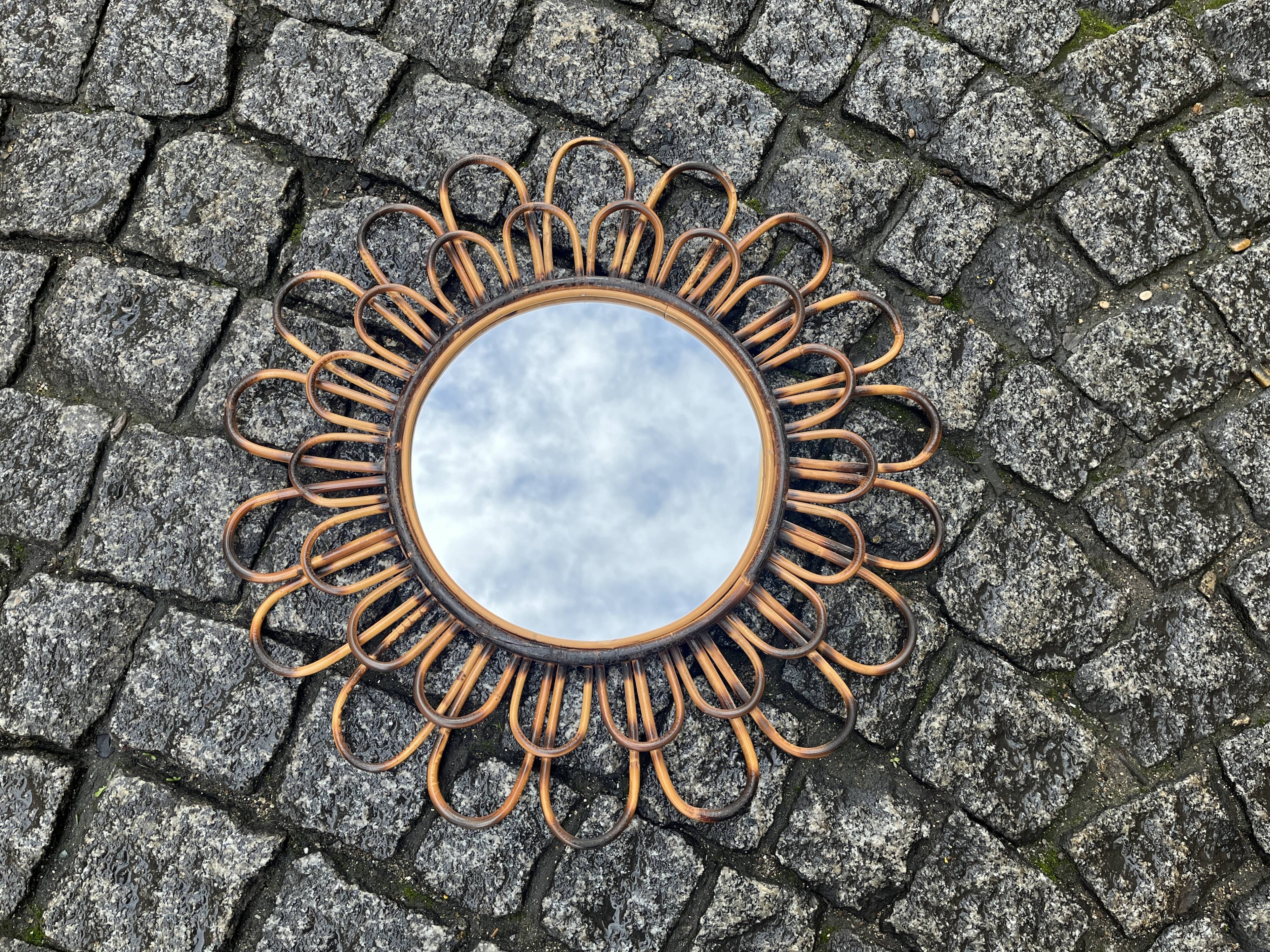 Round mirror flower sun in smoked rattan wicker vintage 1960 1970 47 cm folk