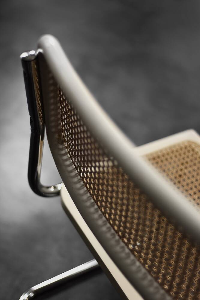 Set of 2 modern vintage Italian chairs in white wood and mid-century French wicker.