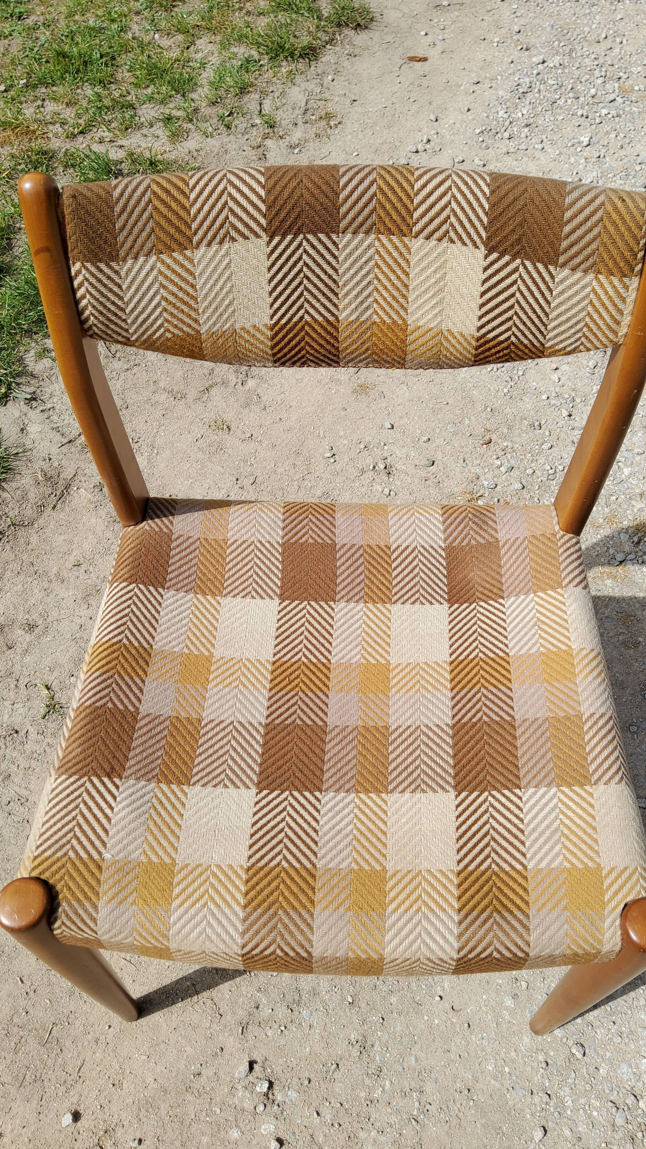 Set of 4 Scandinavian style chairs from the 70s