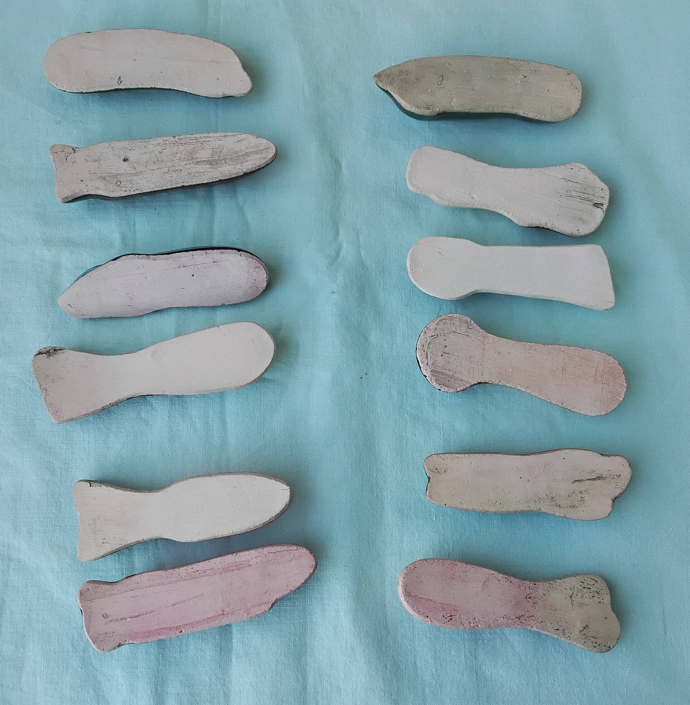 12 ceramic knife rests