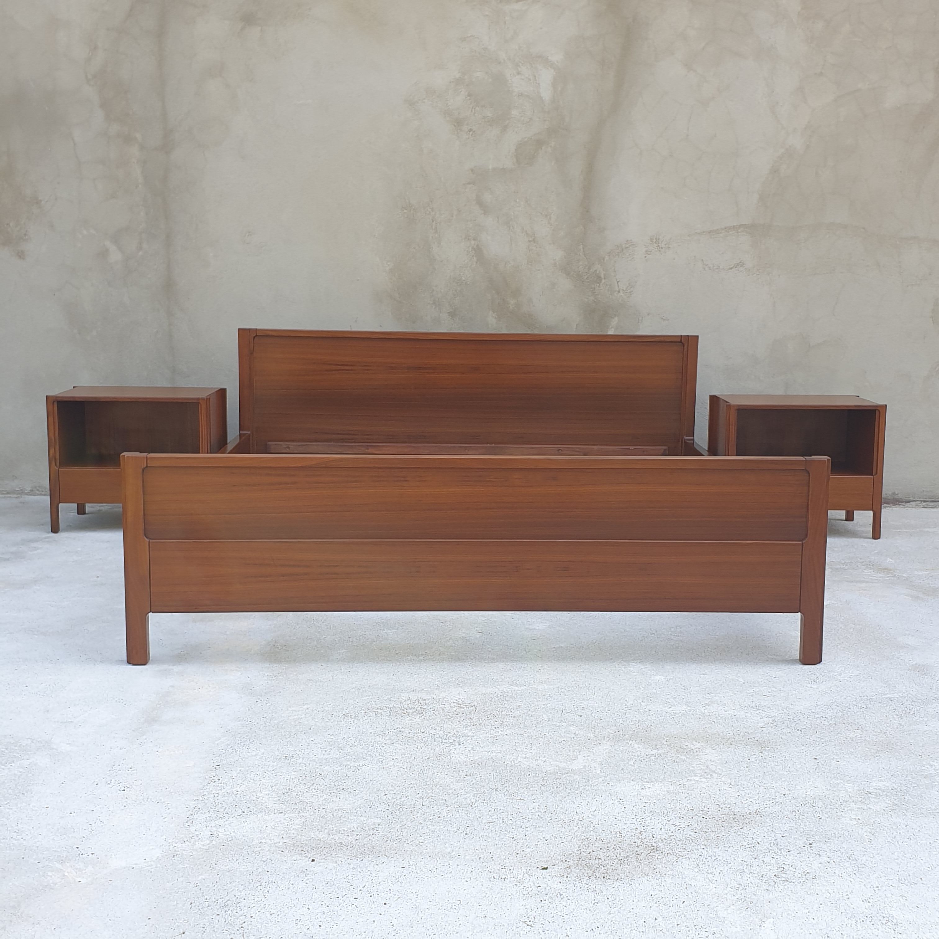 Lit de noyer Stilwood des années 1960