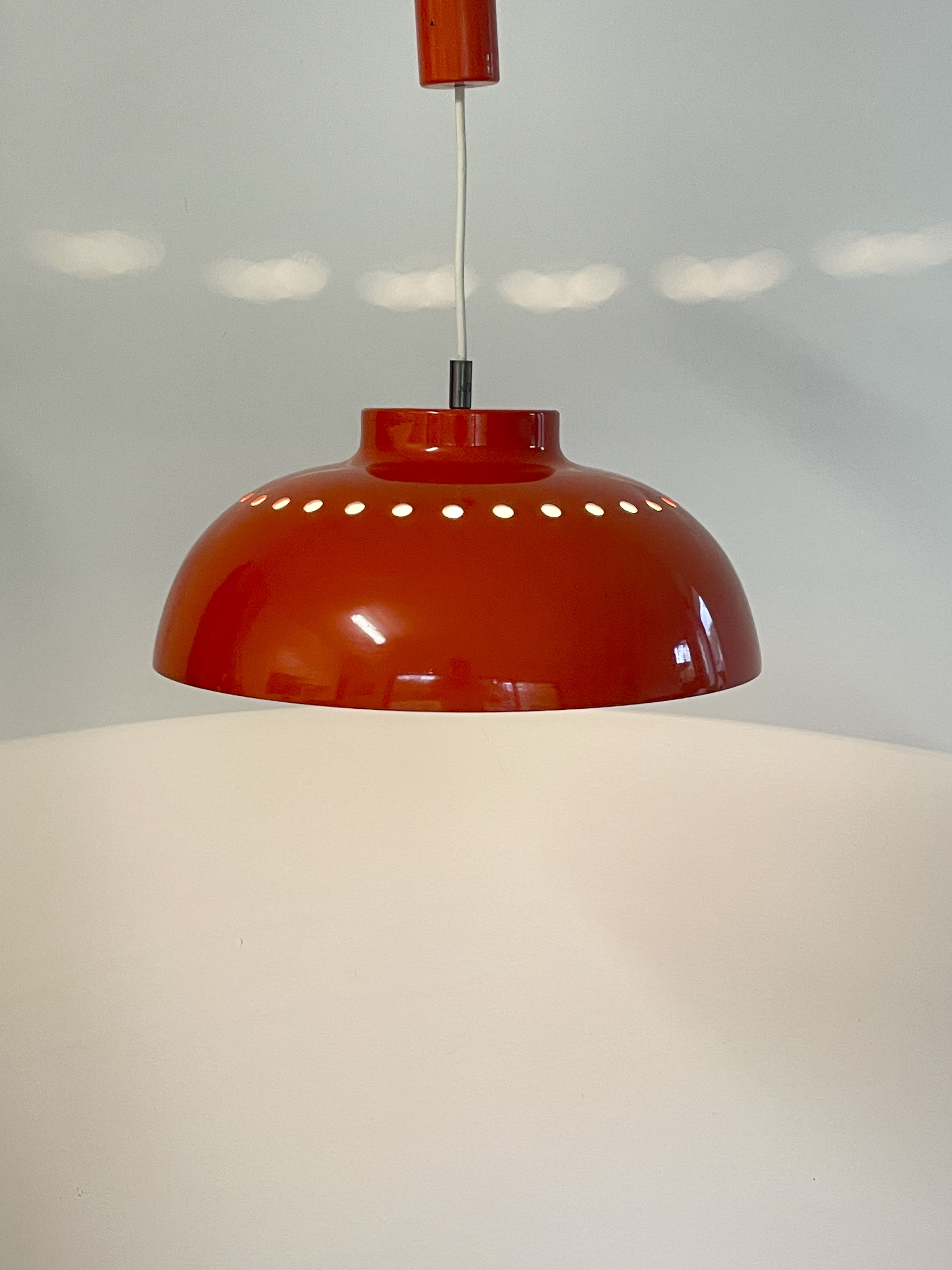 Orange metal suspension, 1970