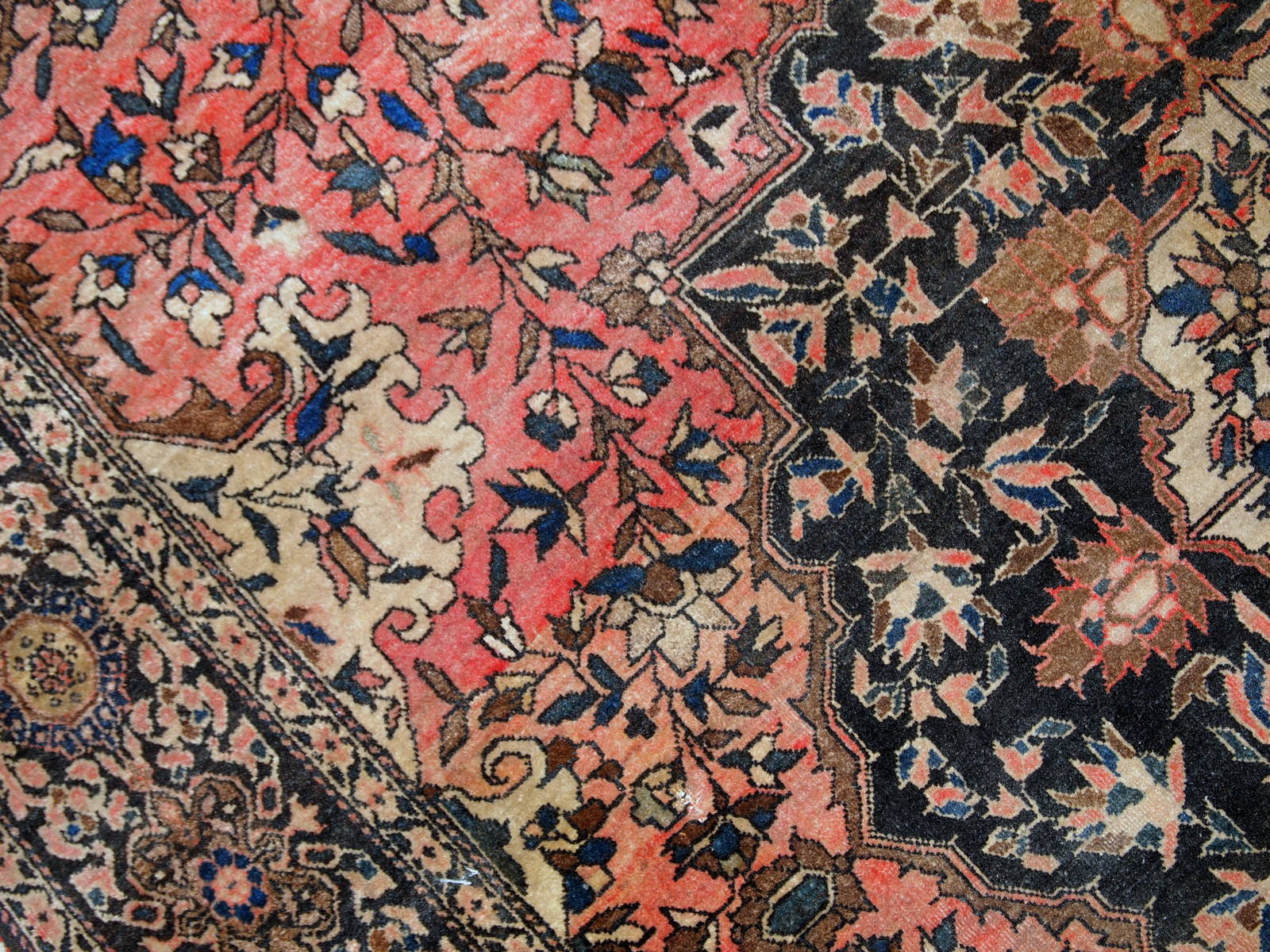 Handmade antique Persian Sarouk Farahan rug 4.1' x 6.3' (125cm x 192cm) 1880s