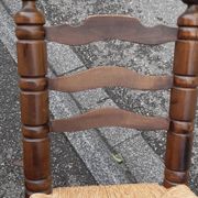 4 chaises brutalistes en bois tourné et paille
