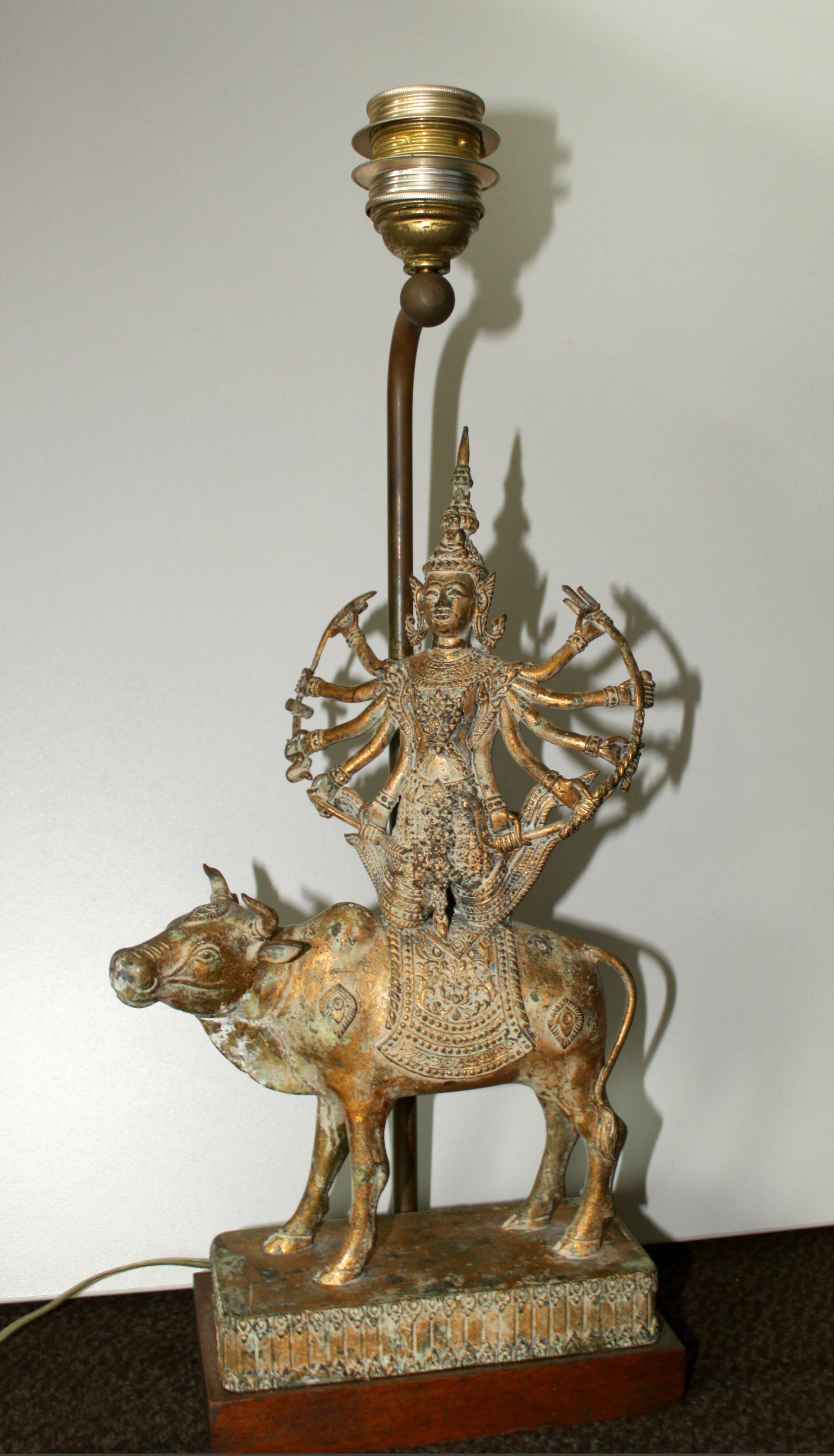 Shiva lamp in bronze.