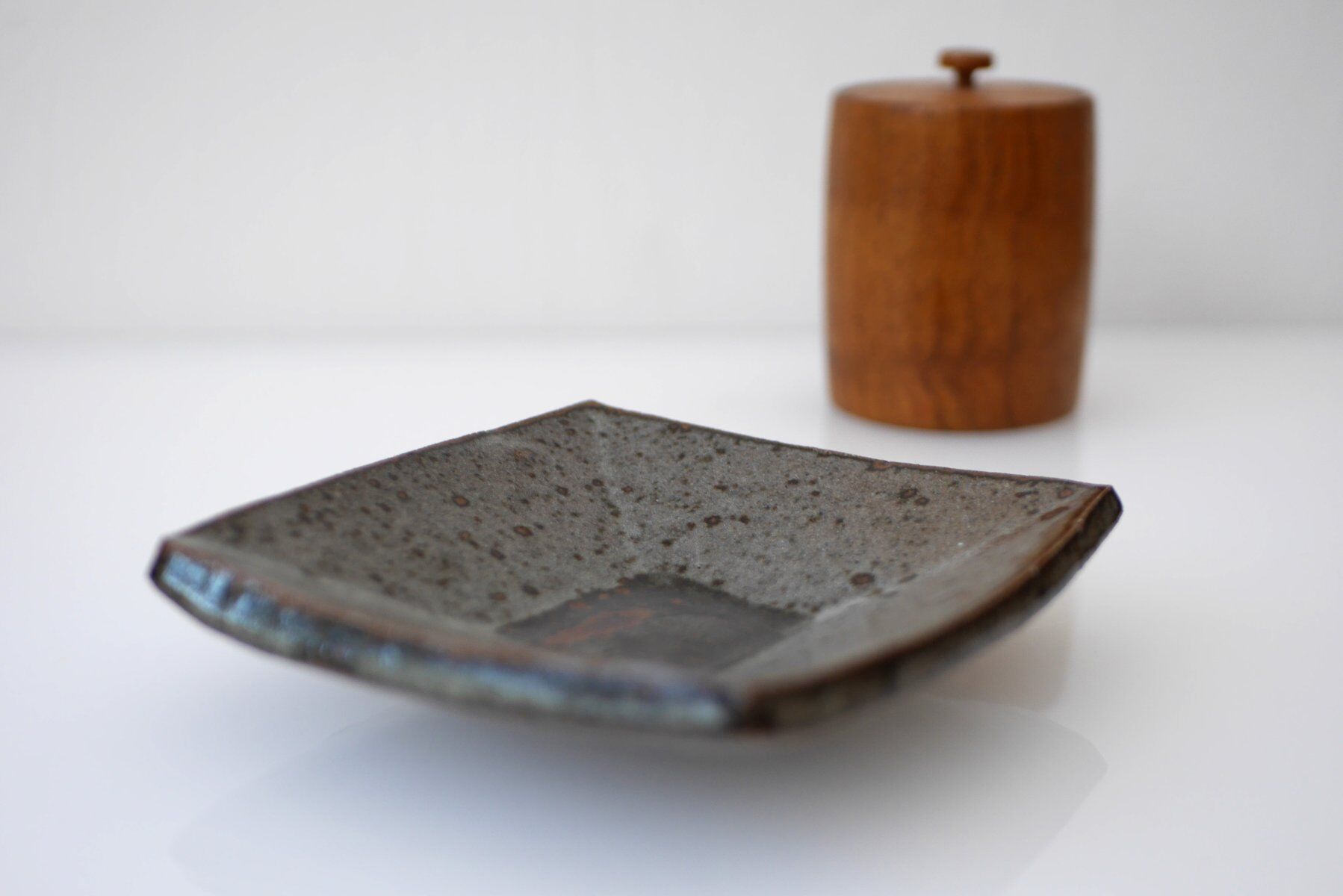 Mid-century modern pottery dish by Janet Leach, England