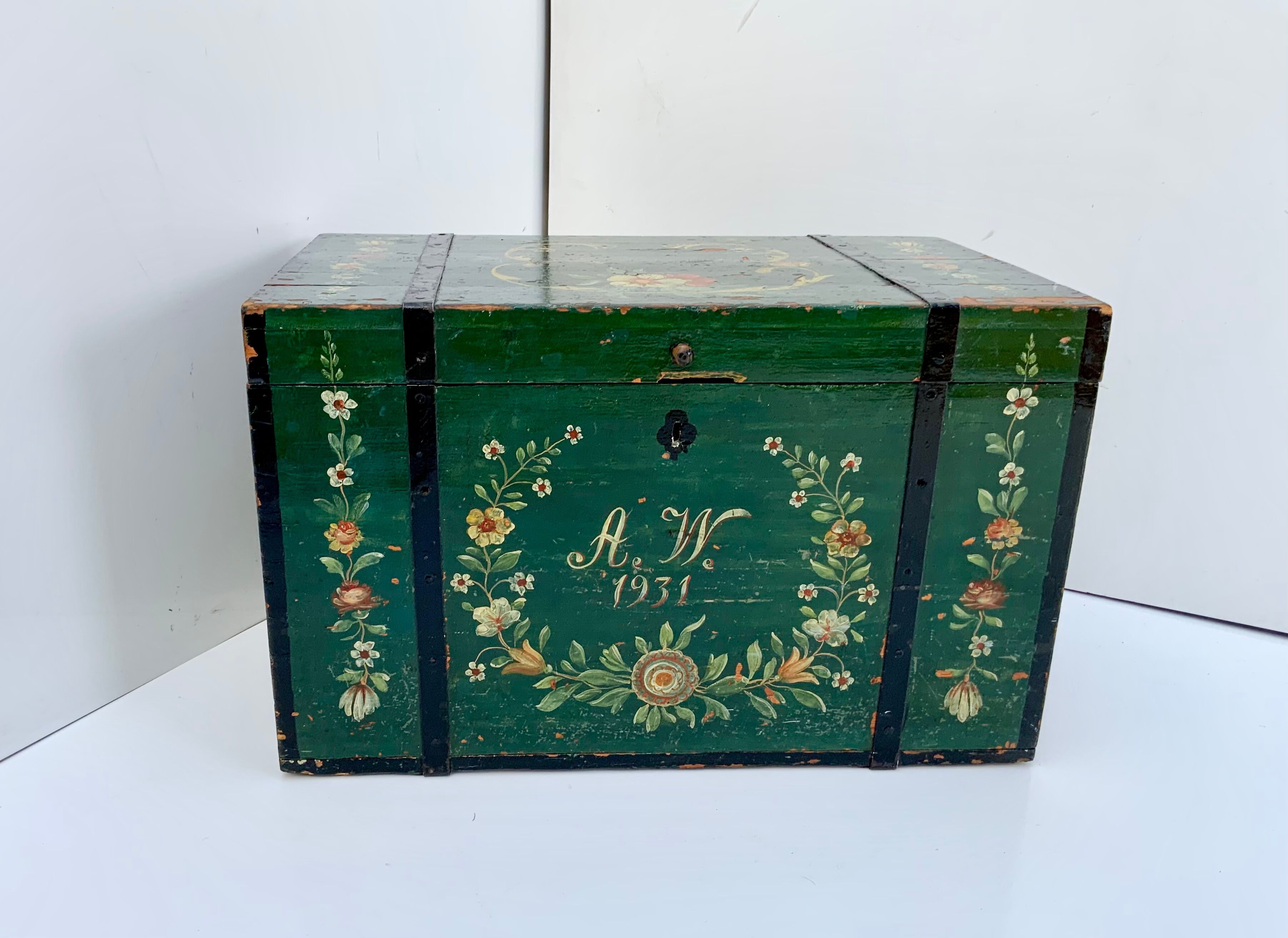 Antique hand painted swedish chest or trunk/ coffee table