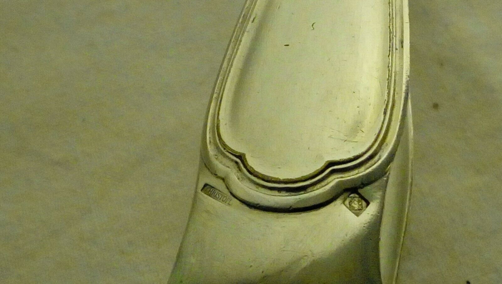 Sugar clip in silver metal christofle lion legs