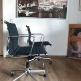 EA 117 Office chairs by Charles & Ray Eames for Vitra
