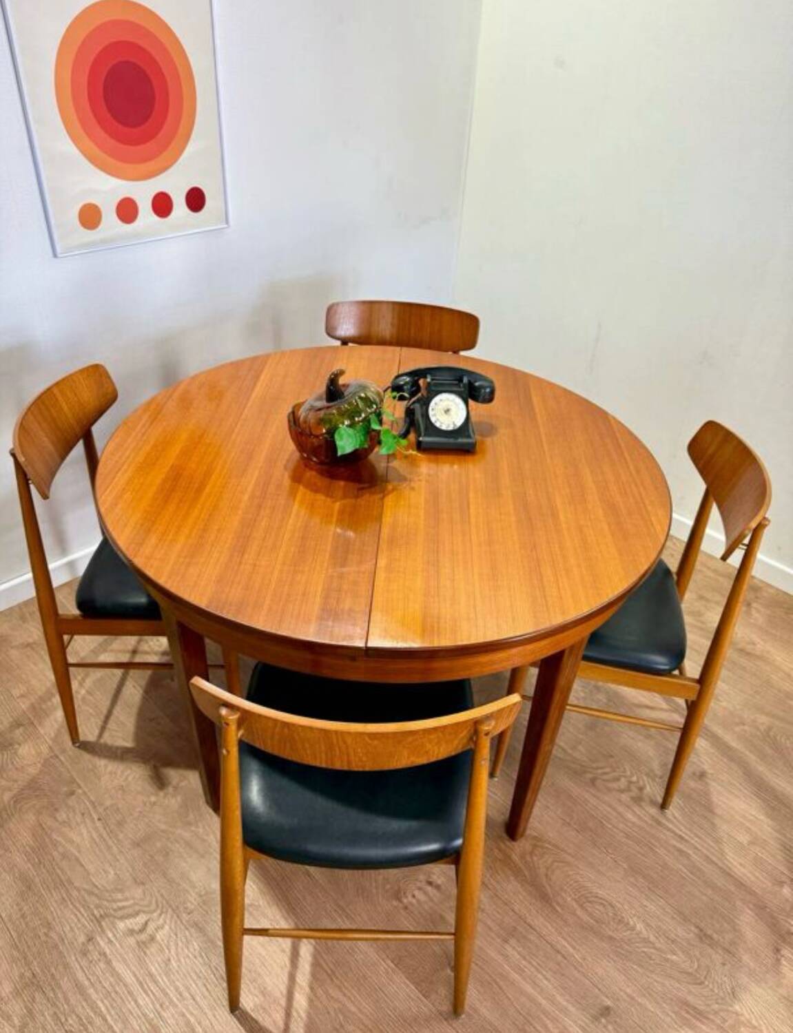 Table ronde avec ses rallonges