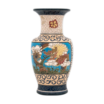 Vase avec le dragon chinois