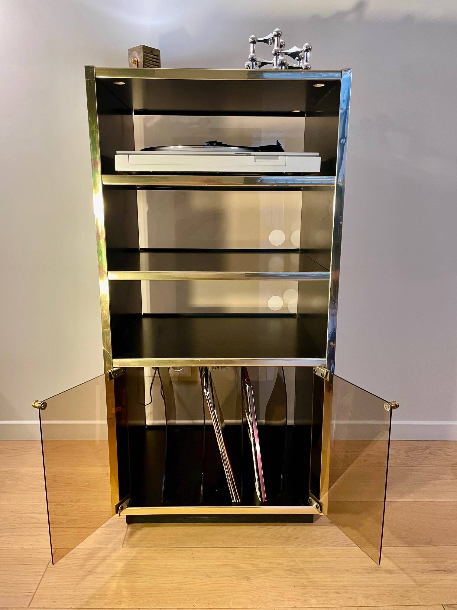 Hi-Fi furniture/Plexi and gold vinyls