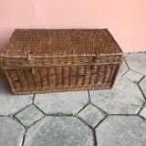 Old trunk in woven wicker rectangular shape - Bicycle model suitcase