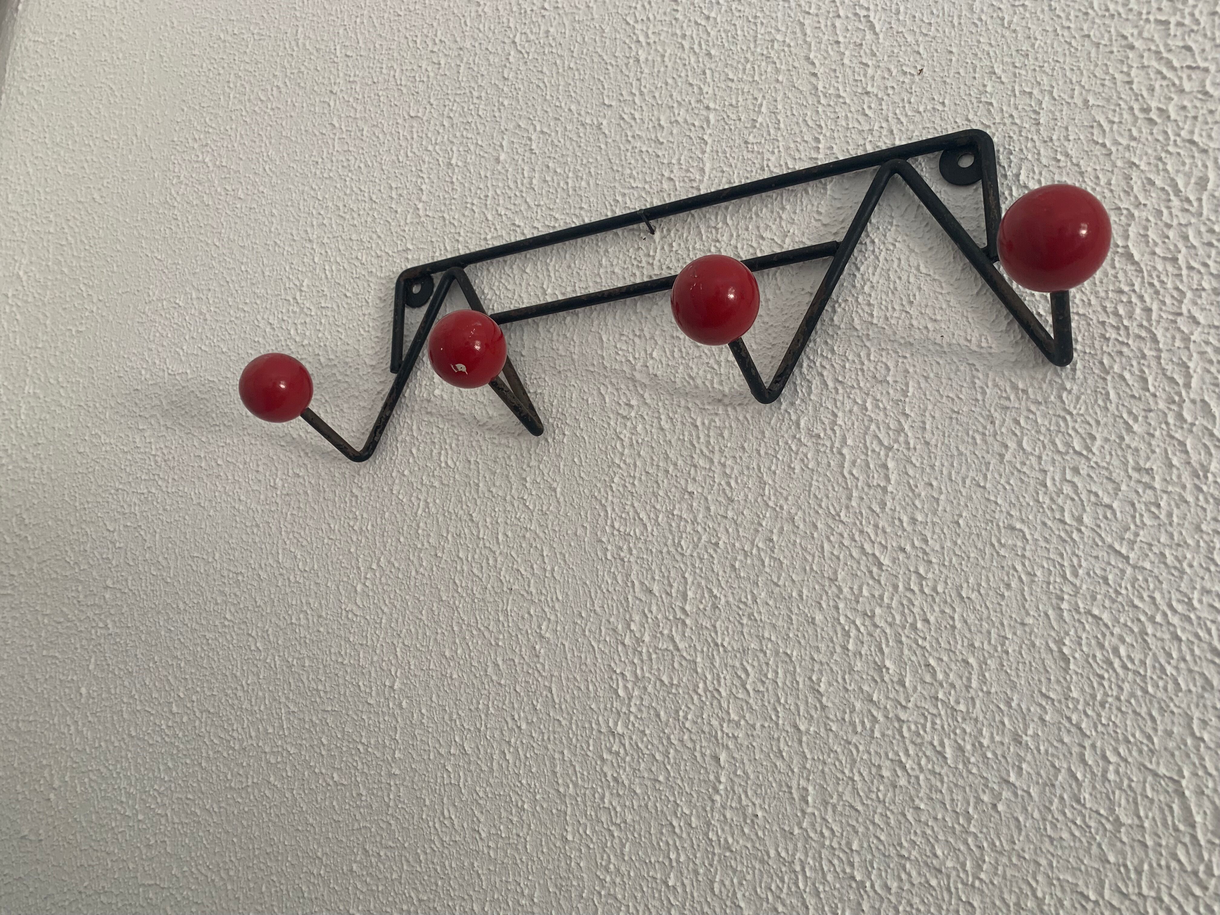 Vintage coat rack 1960 red balls 4 hooks - 44 x 13 cm