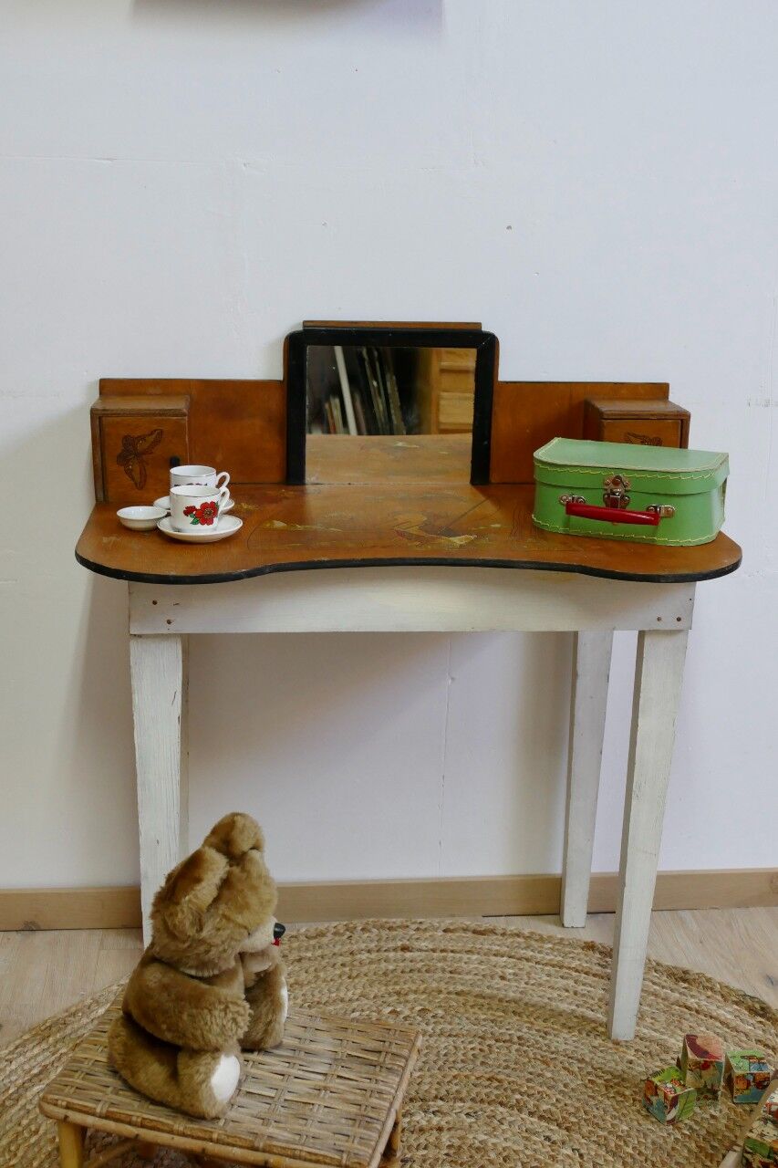 Children's dressing table