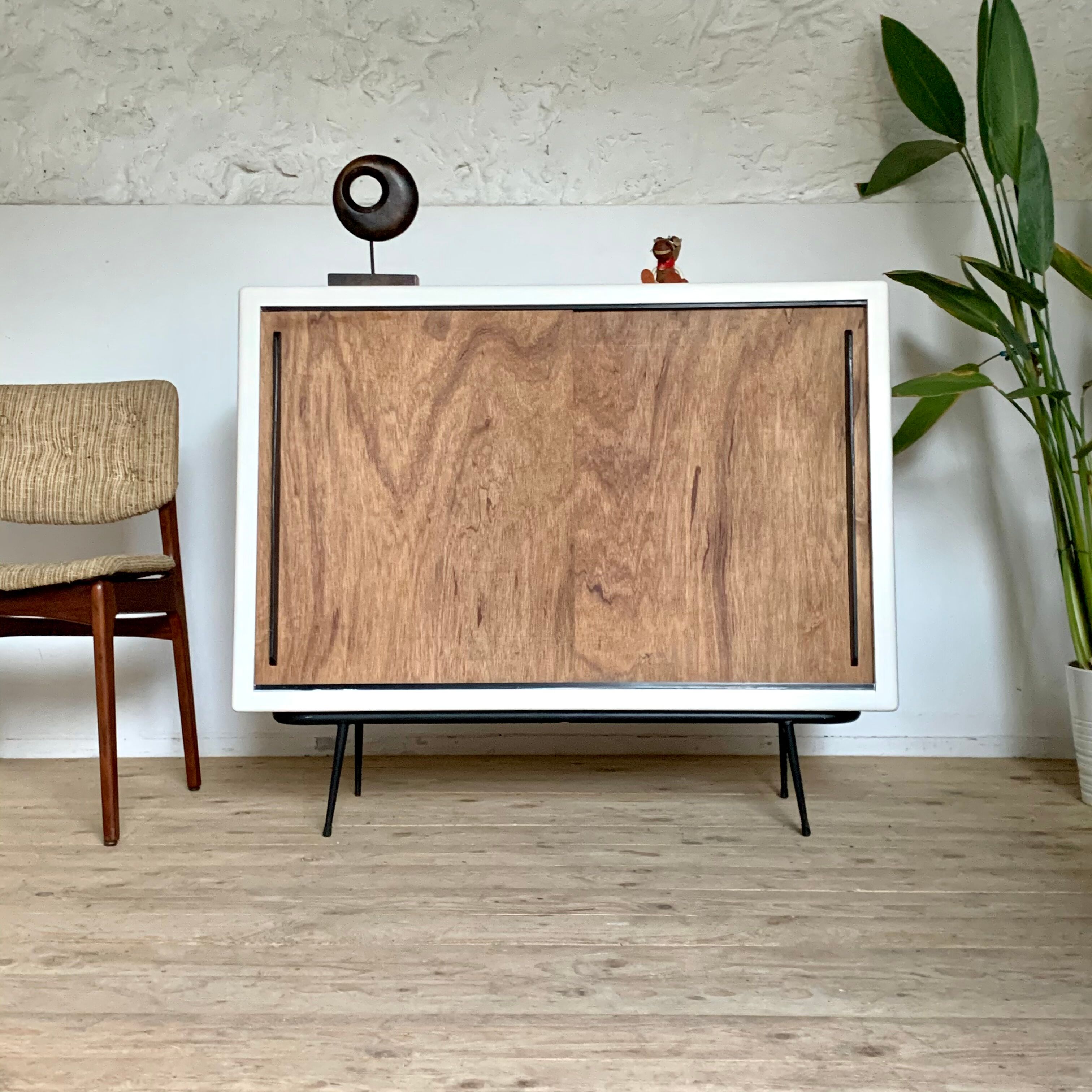 Vintage mado pyramidal buffet