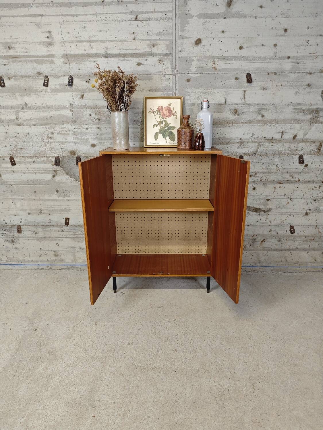 Vintage storage unit