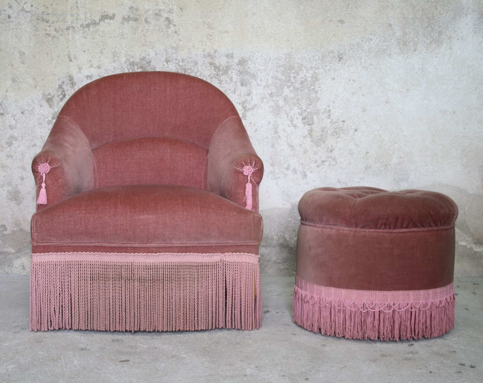 Toad armchair and footrest