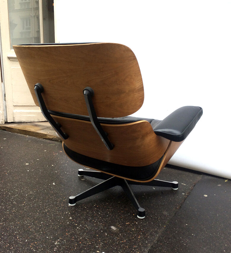 Eames lounge chair and his for Mobilier International