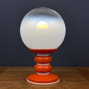 Lampe de table en verre opalin blanc, Italie, années 1970