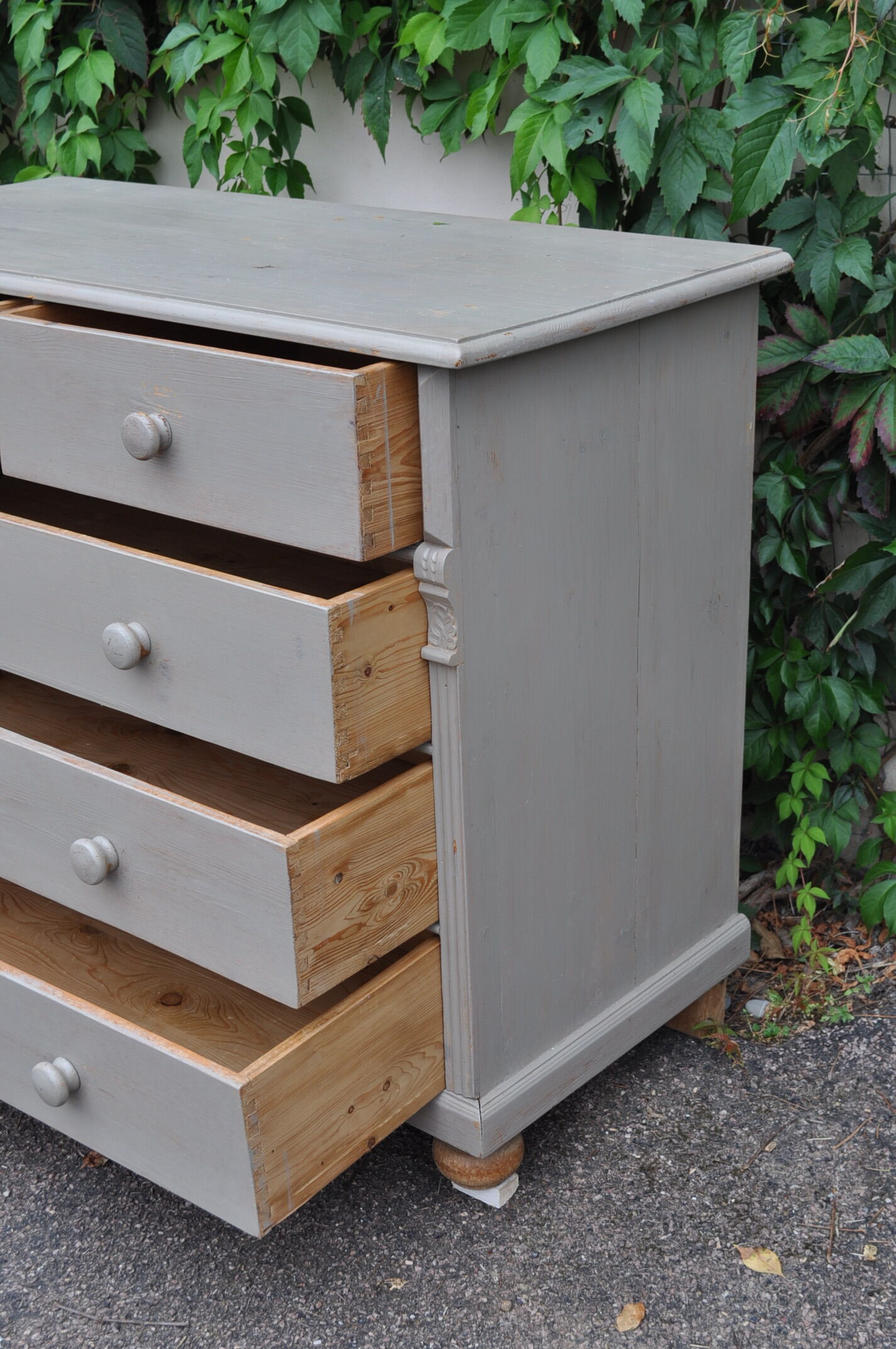English pine chest of drawers