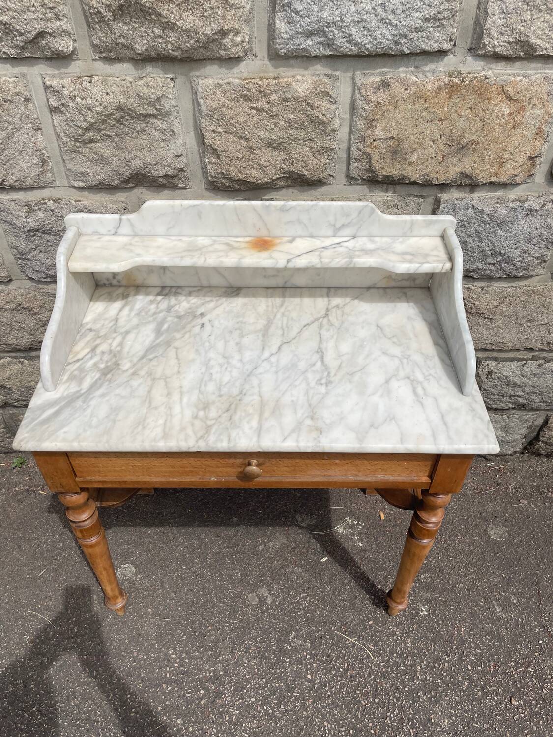 marble dressing table