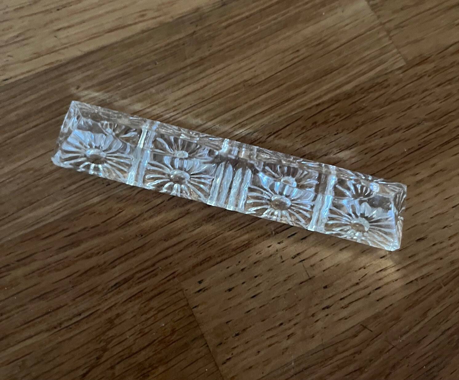 Crystal cutlery holder