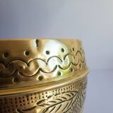 Ancien cache pot laiton cerises vintage