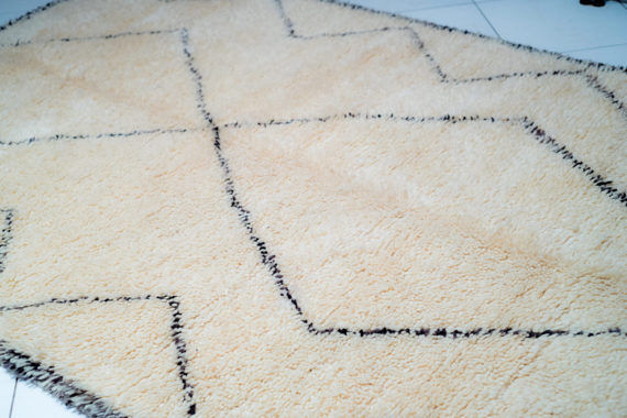 Berber carpet 164 x 250 cm
