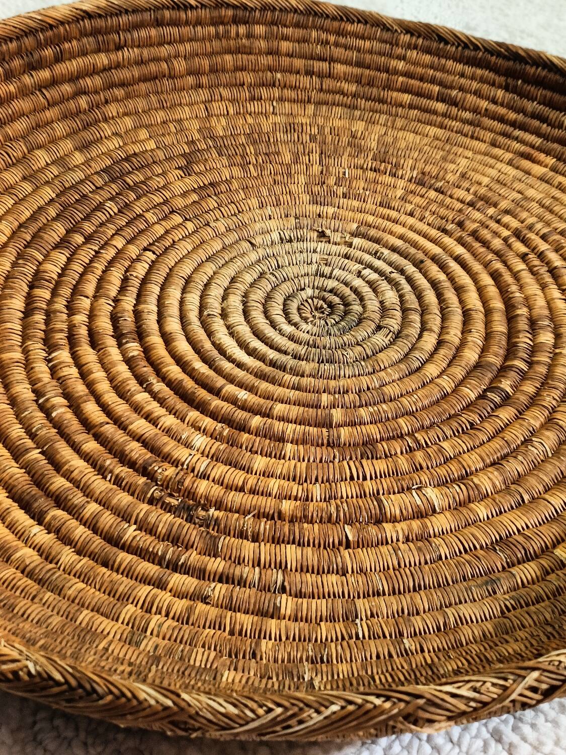 Panier corbeille en osier tressé