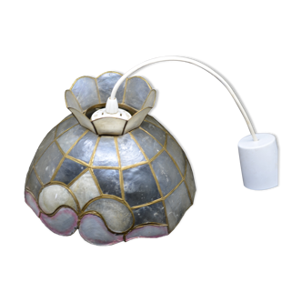 Suspension en nacre motifs fleurs de lys