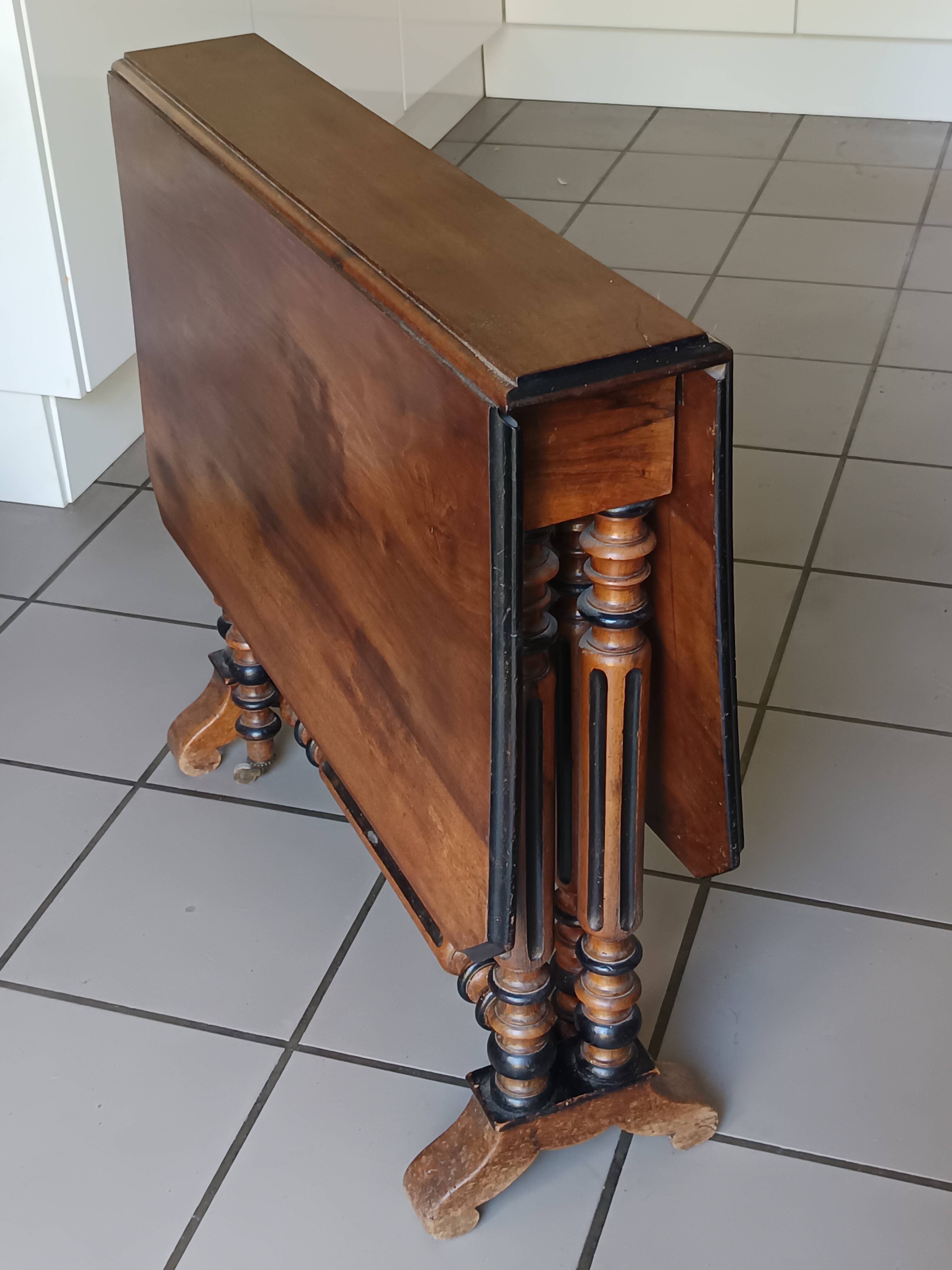 Table ancienne pliante style Louis XIII / Henri II – 100 × 80 cm