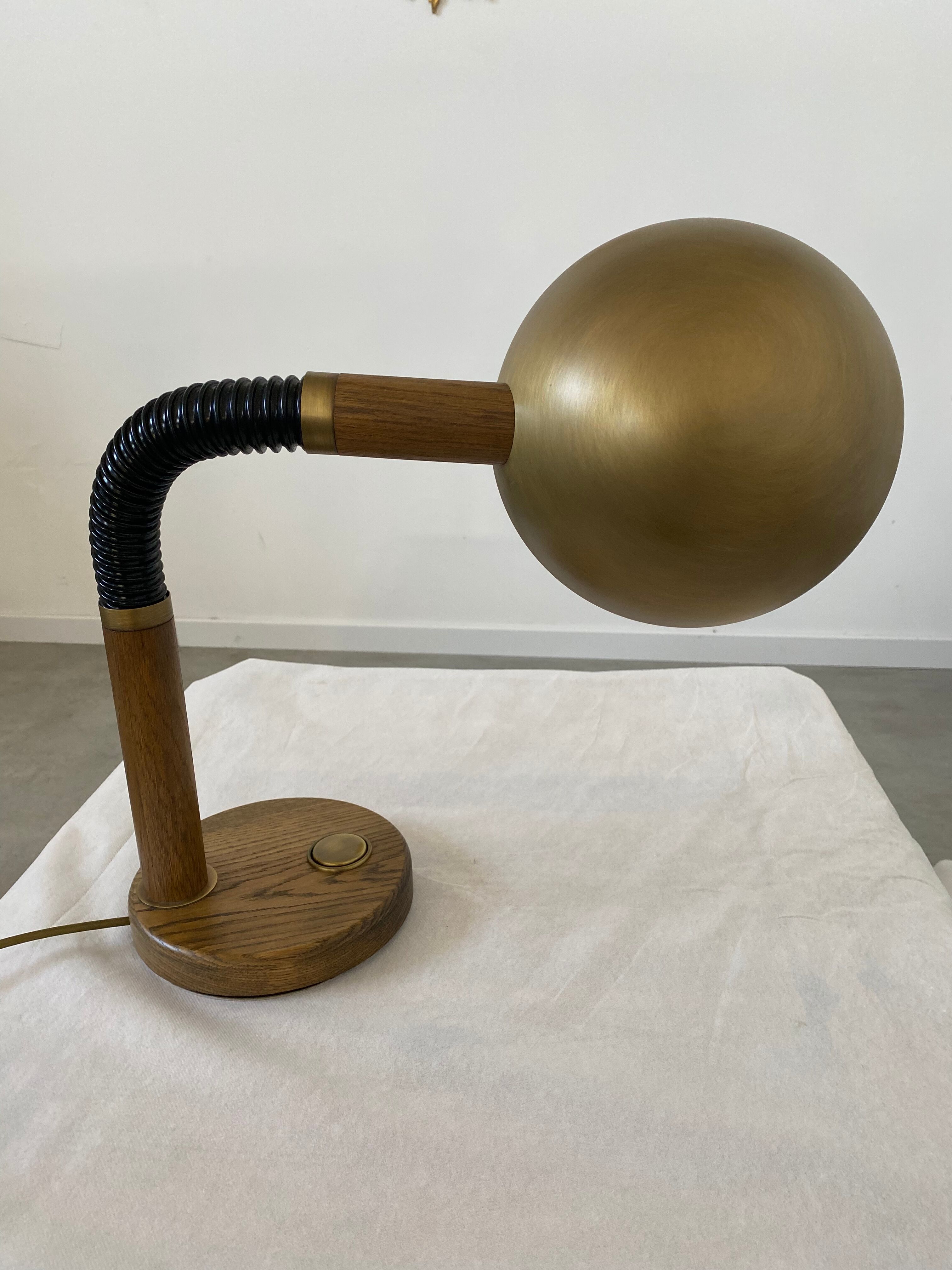 Old desk lamp design HILLEBRAND year 70 brass wood
