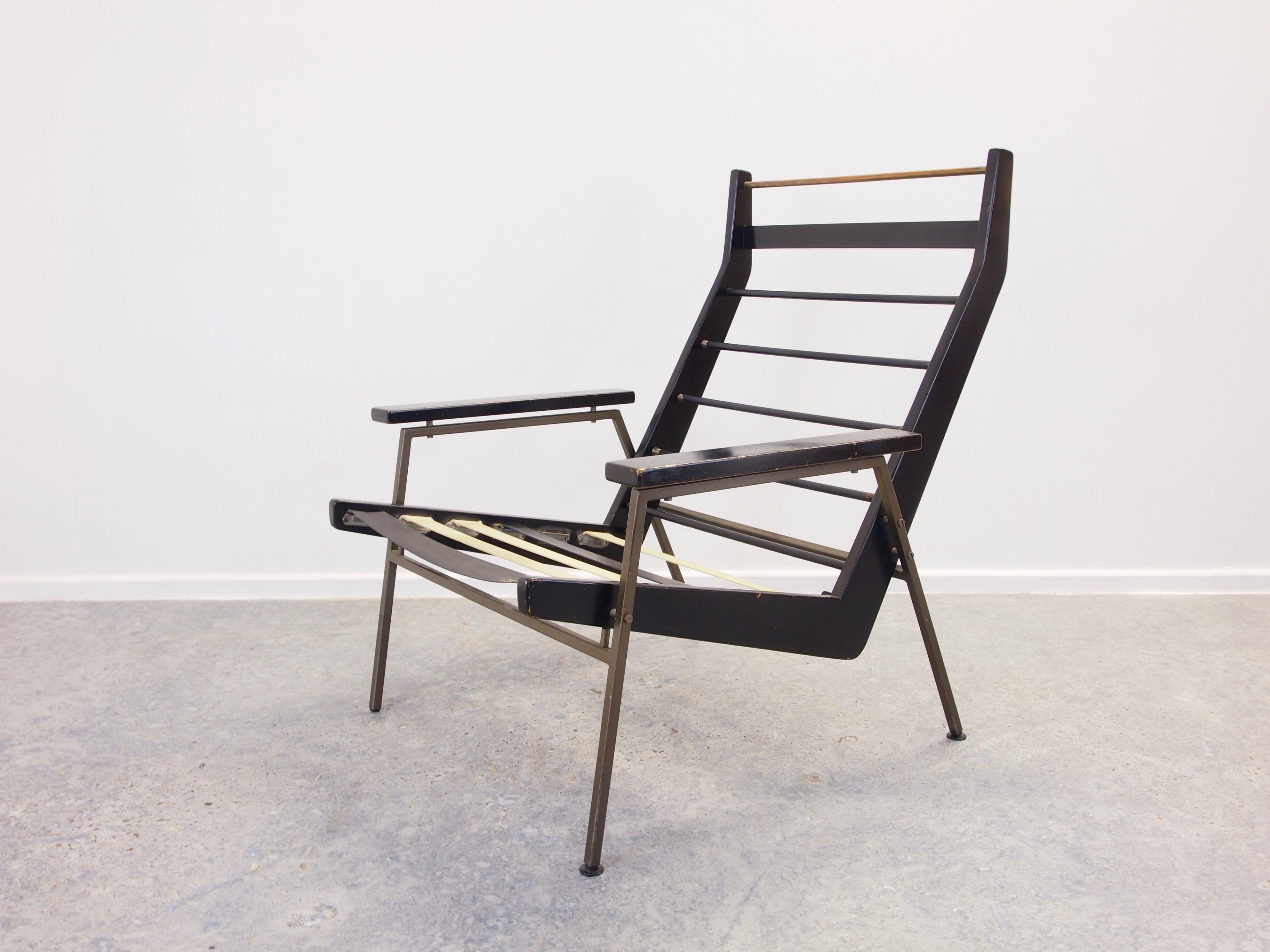 Mid century dutch lounge chair "lotus" by Rob Parry for Gelderland