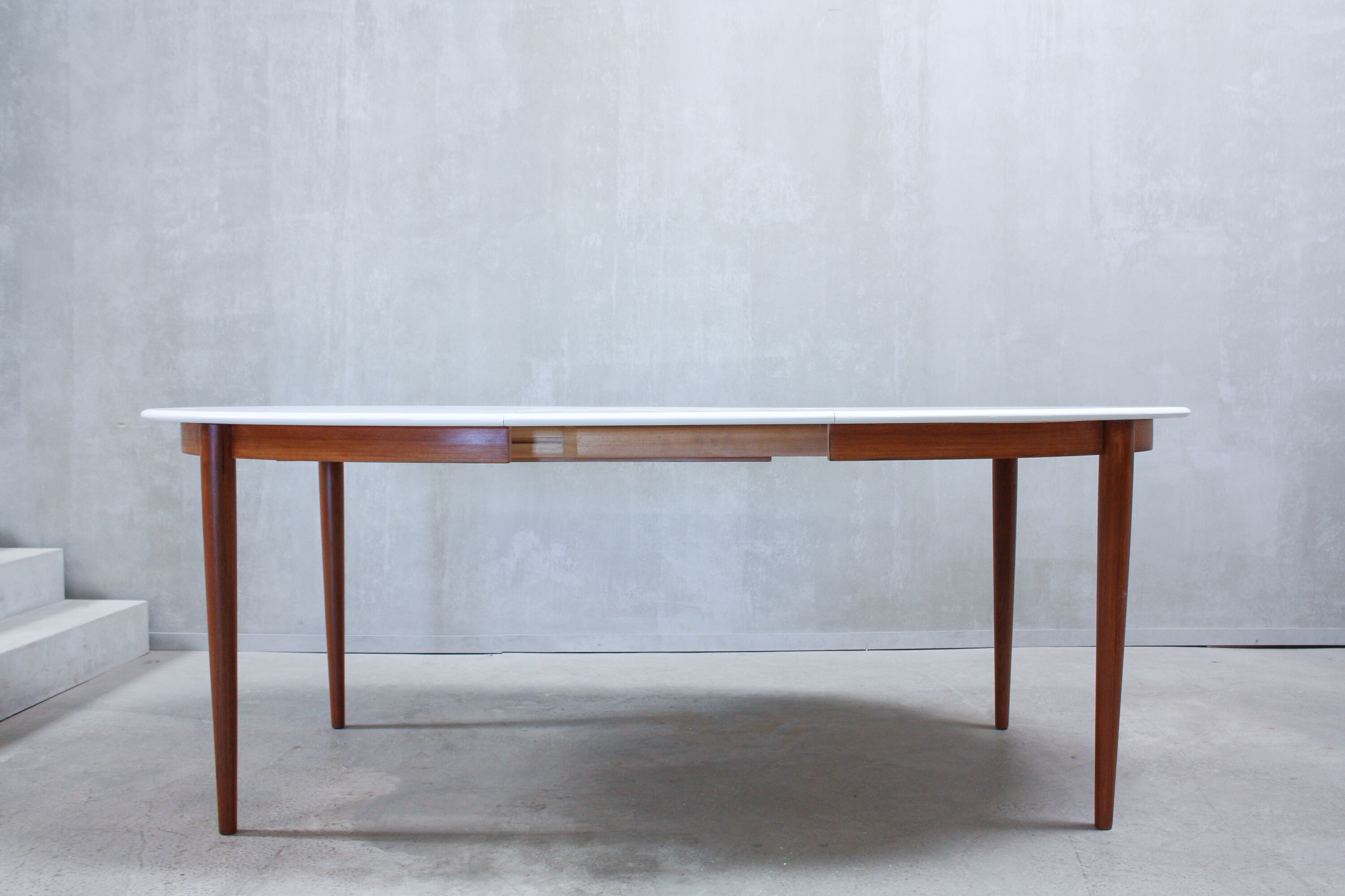 Vintage oval dining table, 1960